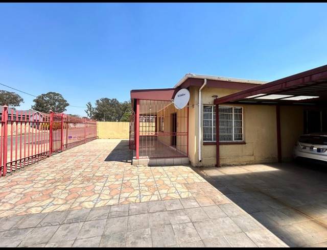 4 BEDROOM HOUSE FOR SALE IN SPRINGS CENTRAL